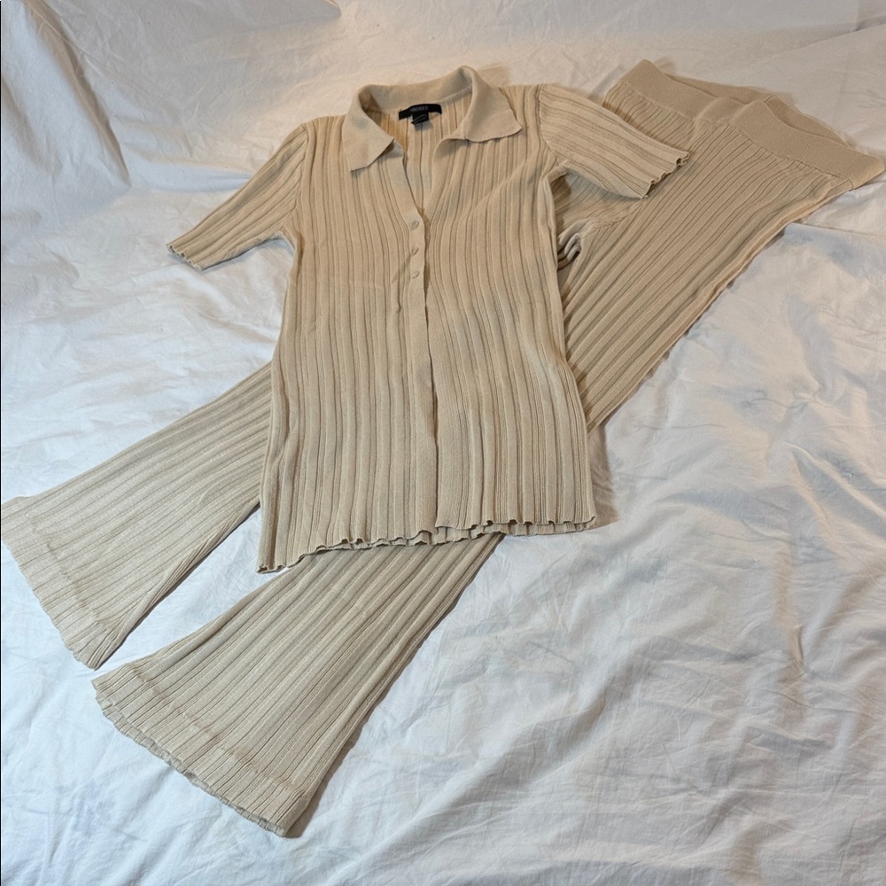 Forever 21 2 Piece Cream Ribbed Knit Leisure Wear set Size Medium
